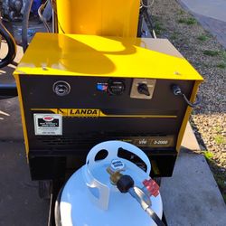 Landa 2500PSI Electric Heated Pressure Washer For Indoor & Outside Use (Only 22Hours)