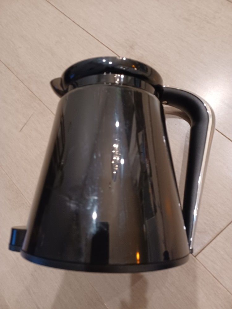 Kerrigan Hot Cold Carafe. 7 1/4 T. New