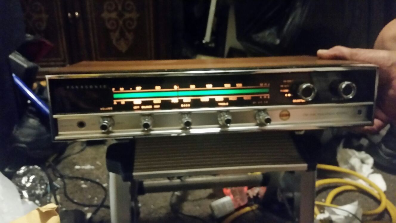 Vintage stereo and headphone combination