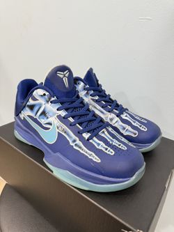Kobe V     4Y Youth Shoe