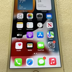 iPhone 7 Plus factory unlocked to any carriers 32 GB great condition