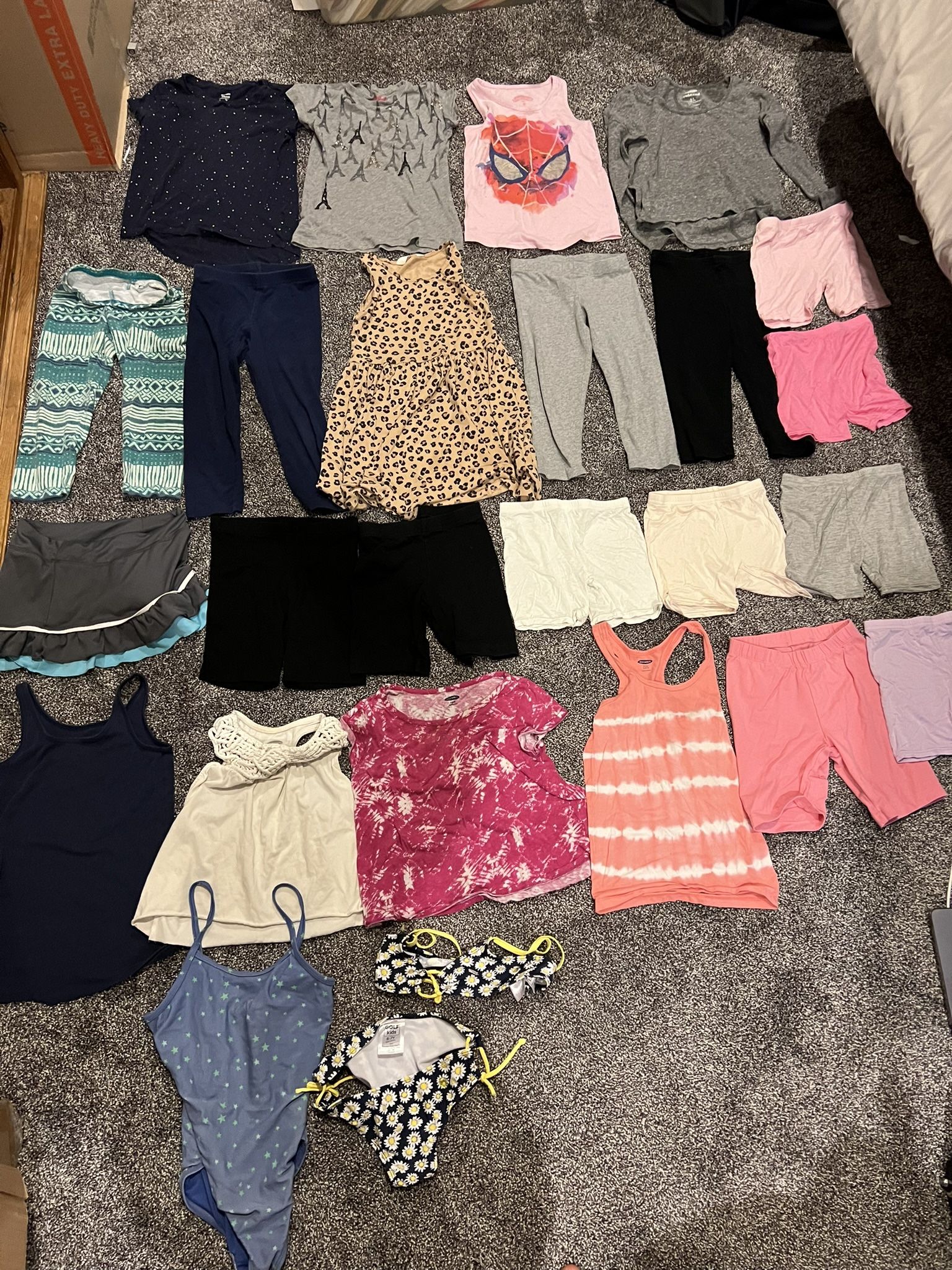 Girl Lot/ Bundle Clothes-26 Pcs 6-7 Mostly Old Navy