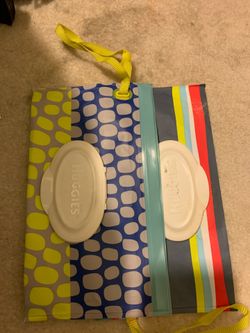 Free wipes travel cases