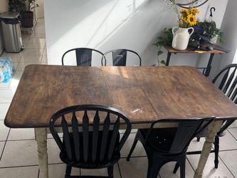 Kitchen Table w/5 chairs