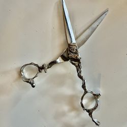 Hachi Haircutting Shears