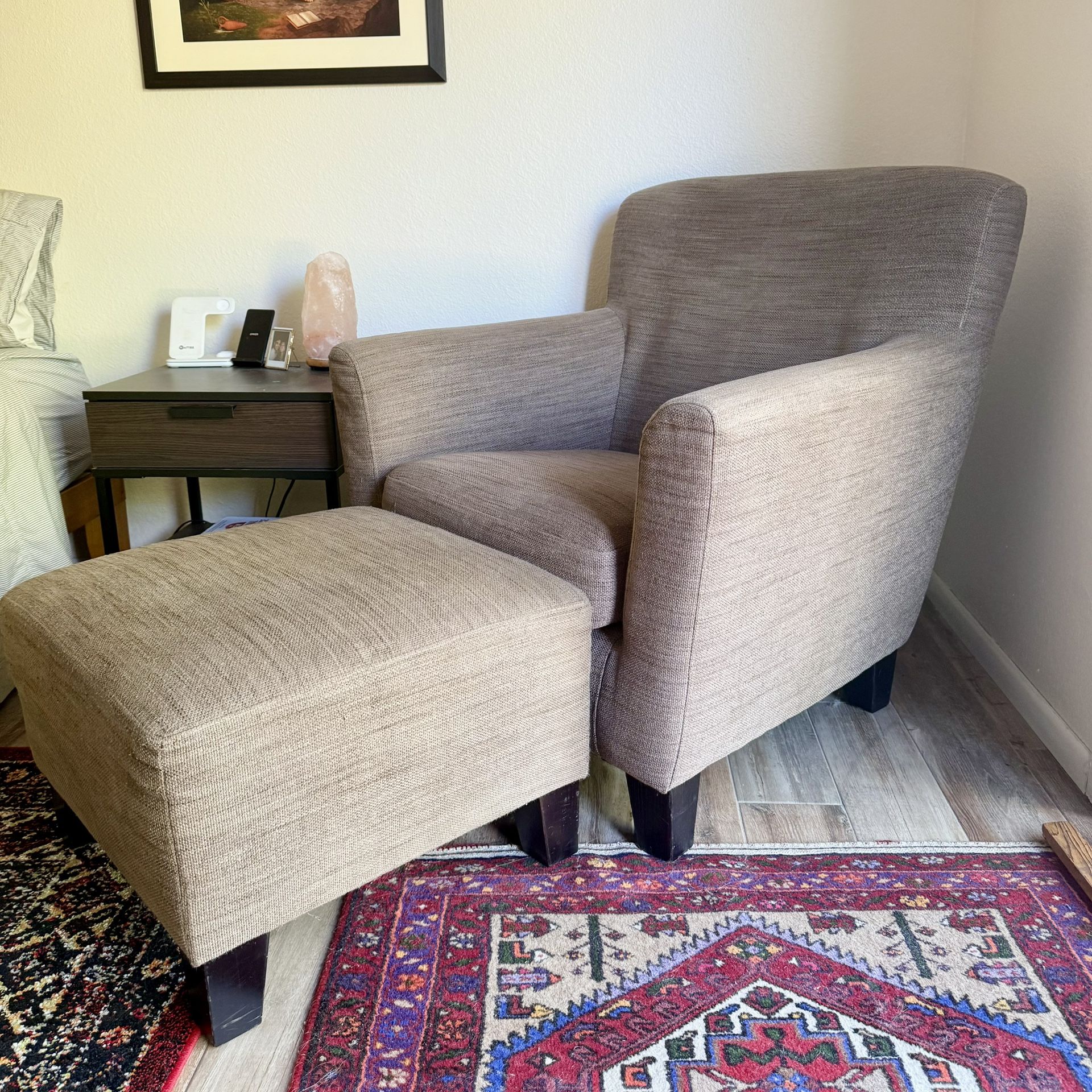 Arm Chair with Ottoman