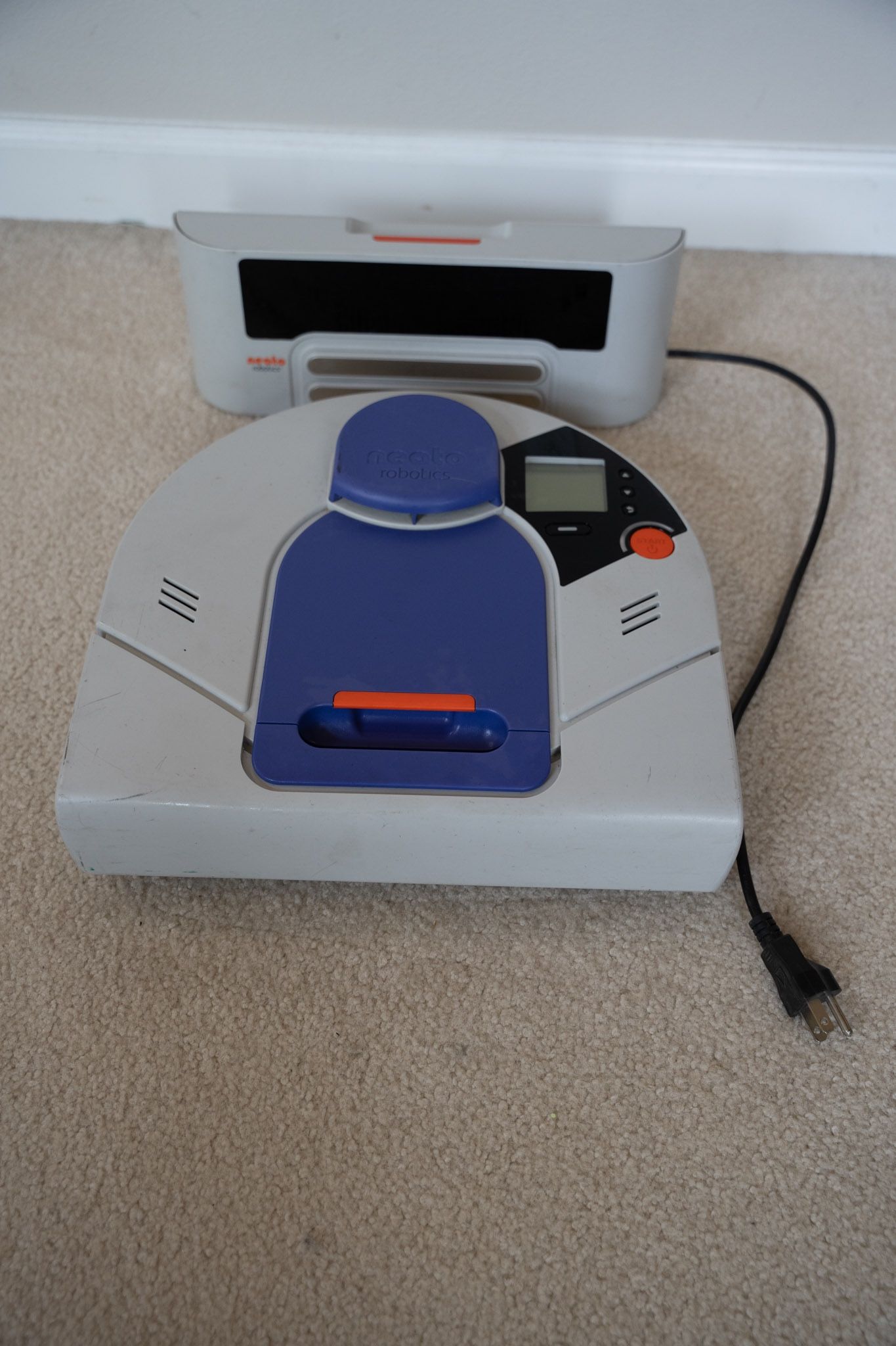 Neato XV-21 Robotic Vacuum