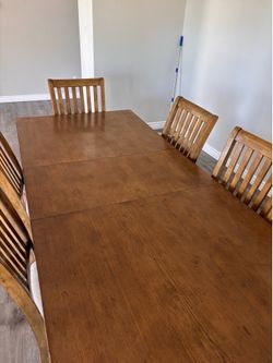 Dining room table and 6 chairs