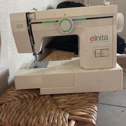 Elnita 225 Sewing Machine