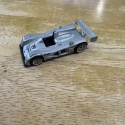 Hot Wheels 1:18 Silver 2000 Cadillac LeMans Northstar Die Cast Car by Mattel