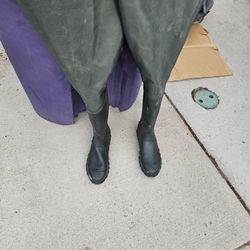 Frogg Toggs  Size 10.   Never Used 