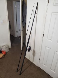 Like New PENN Squadron III 12' Heavy Surf Fishing Rod With PENN FIERCE III 6000 REEL