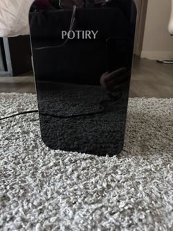 Potiry Black Makeup Fridge 