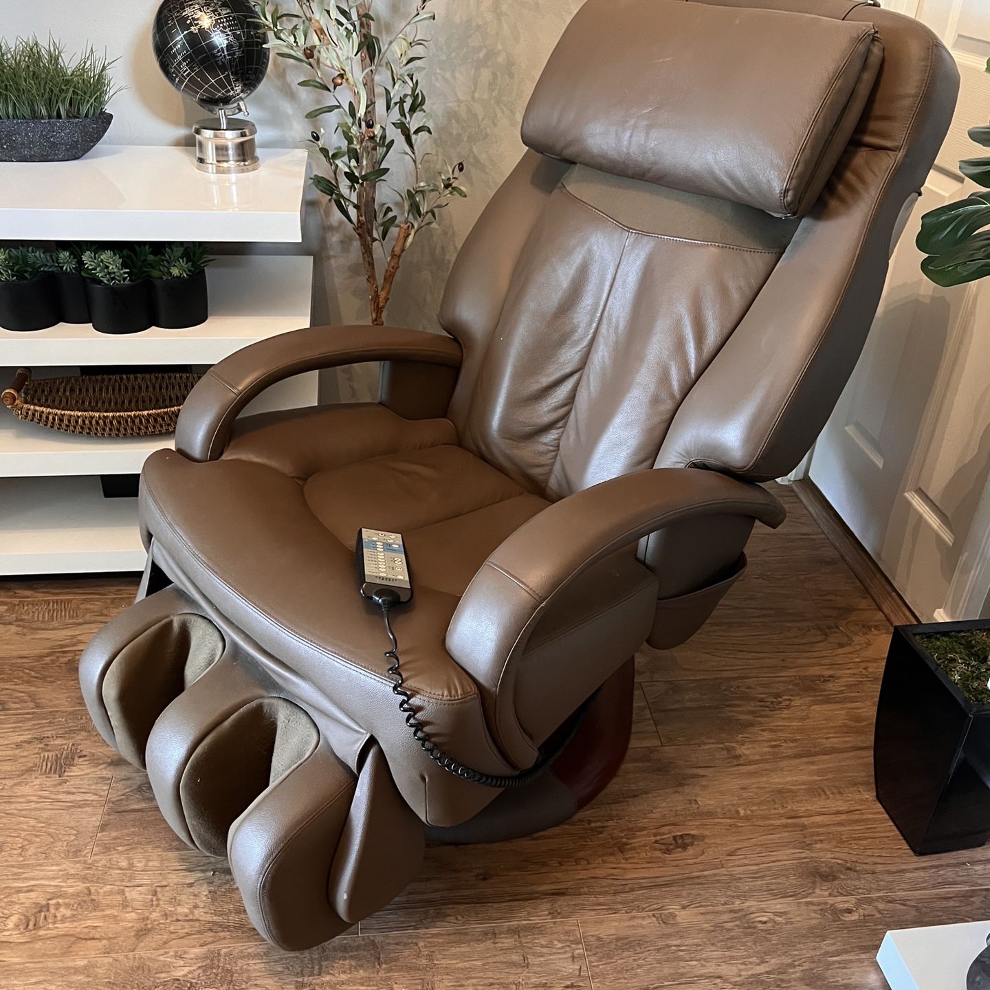 Massage Chair - Sharper Image MAKE AN OFFER