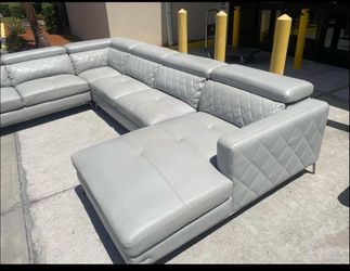 Sofia  Vergara sofa collection rooms to go
