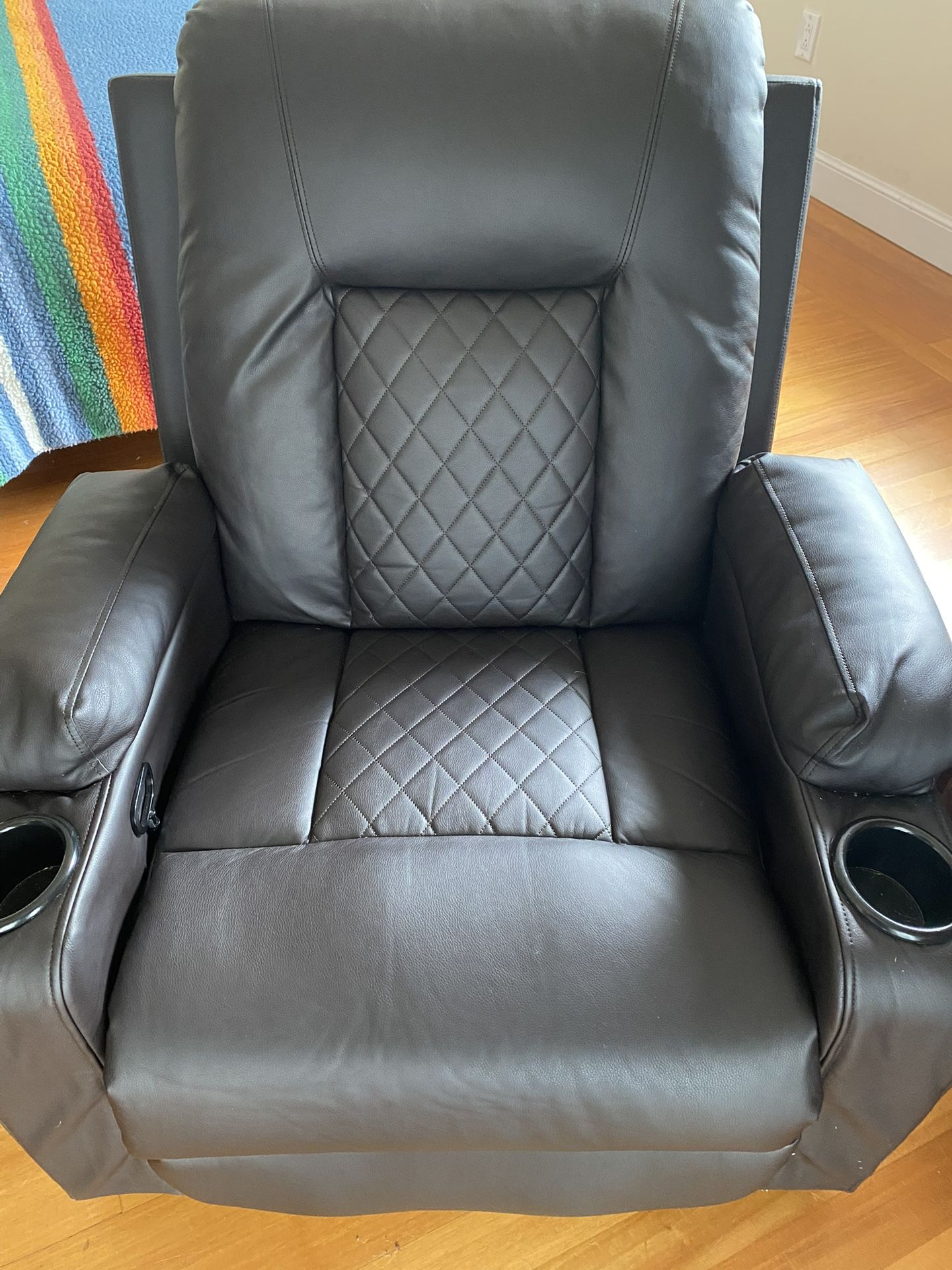 Power/ Massager Recliner For Sale! (VERY CLEAN)