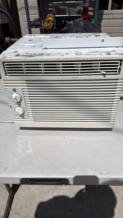 Small window ac