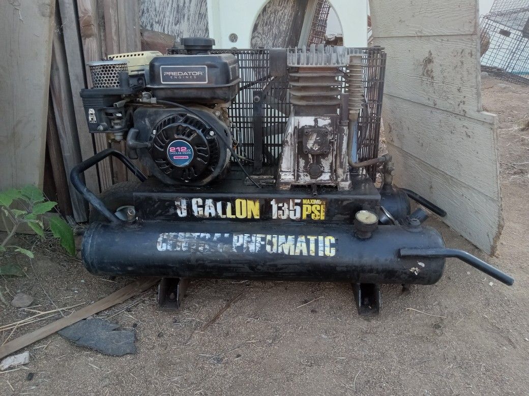 Central Pneumatic 212cc 9 Gal. 135 PSI Max Air Compressor
