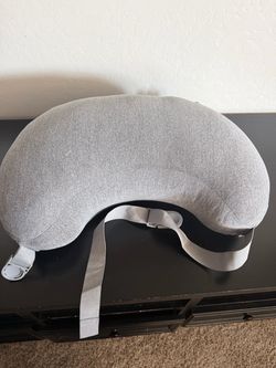 Frida adjustable nursing pillow