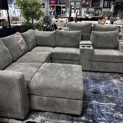 Lovey Sectional W/ottoman! $899 🤍⭐️✅