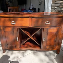 Hutch With Wine Rack