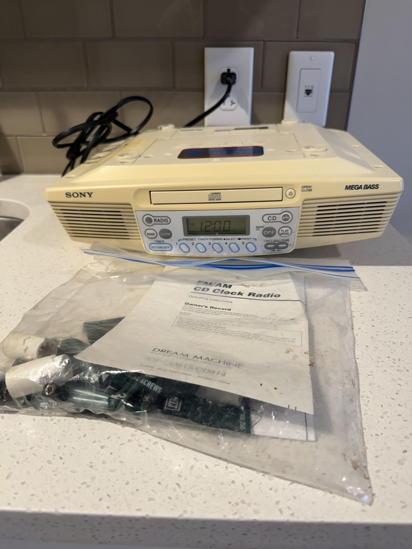 Sony under cabinet kitchen clock radio am/fm/cd player