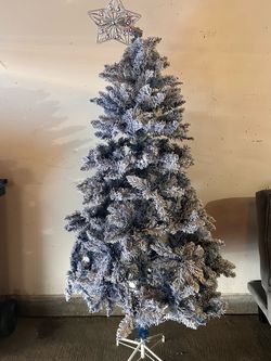 š 6FT Flocked Christmas Tree ā Complete Set! š