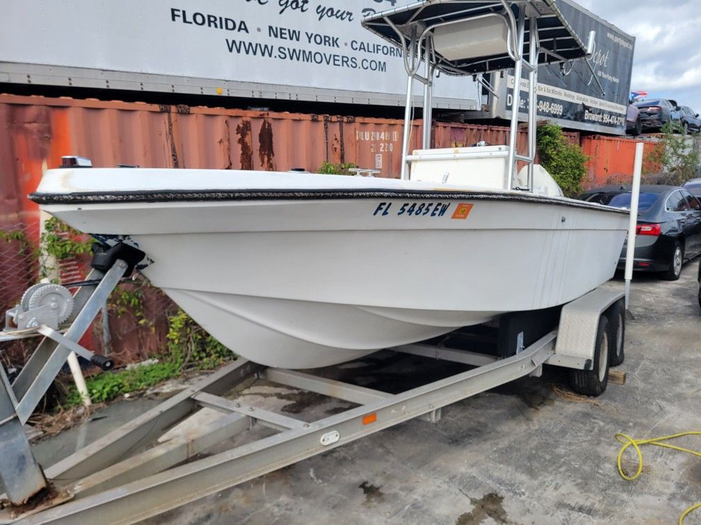22 Foot Center Console Boat With 175 Horsepower E-Tec T-top Aluminum Trailer