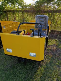 Tracked crawler dumper