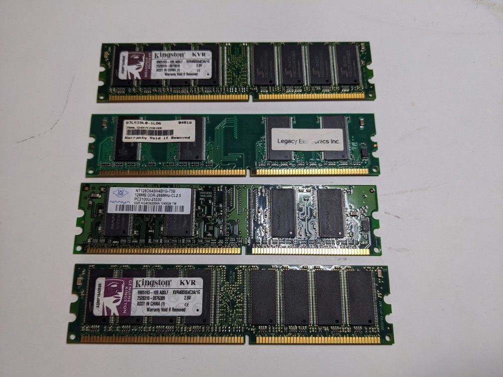 PCI 2100 DDR RAM 4 Old Memory Sticks