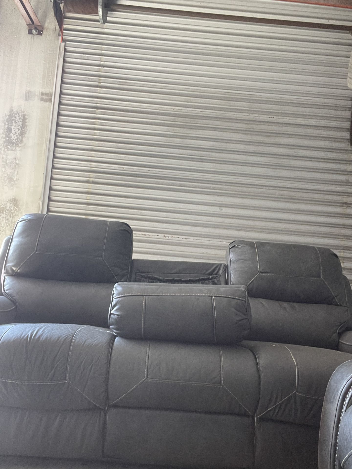 Sofa Set With Charging 