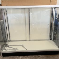 Retail display case With Recessed Kick-plate, Slider Door and Adjustable Shelves 48 Inches