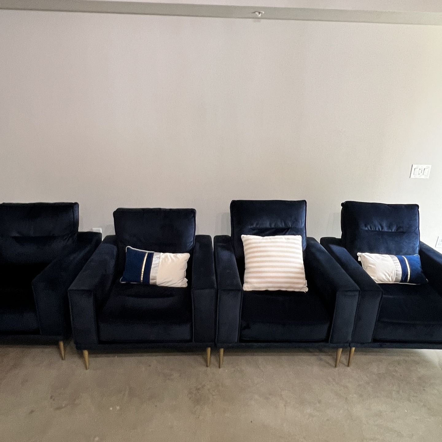 Lounge Accent Chairs For Sale 