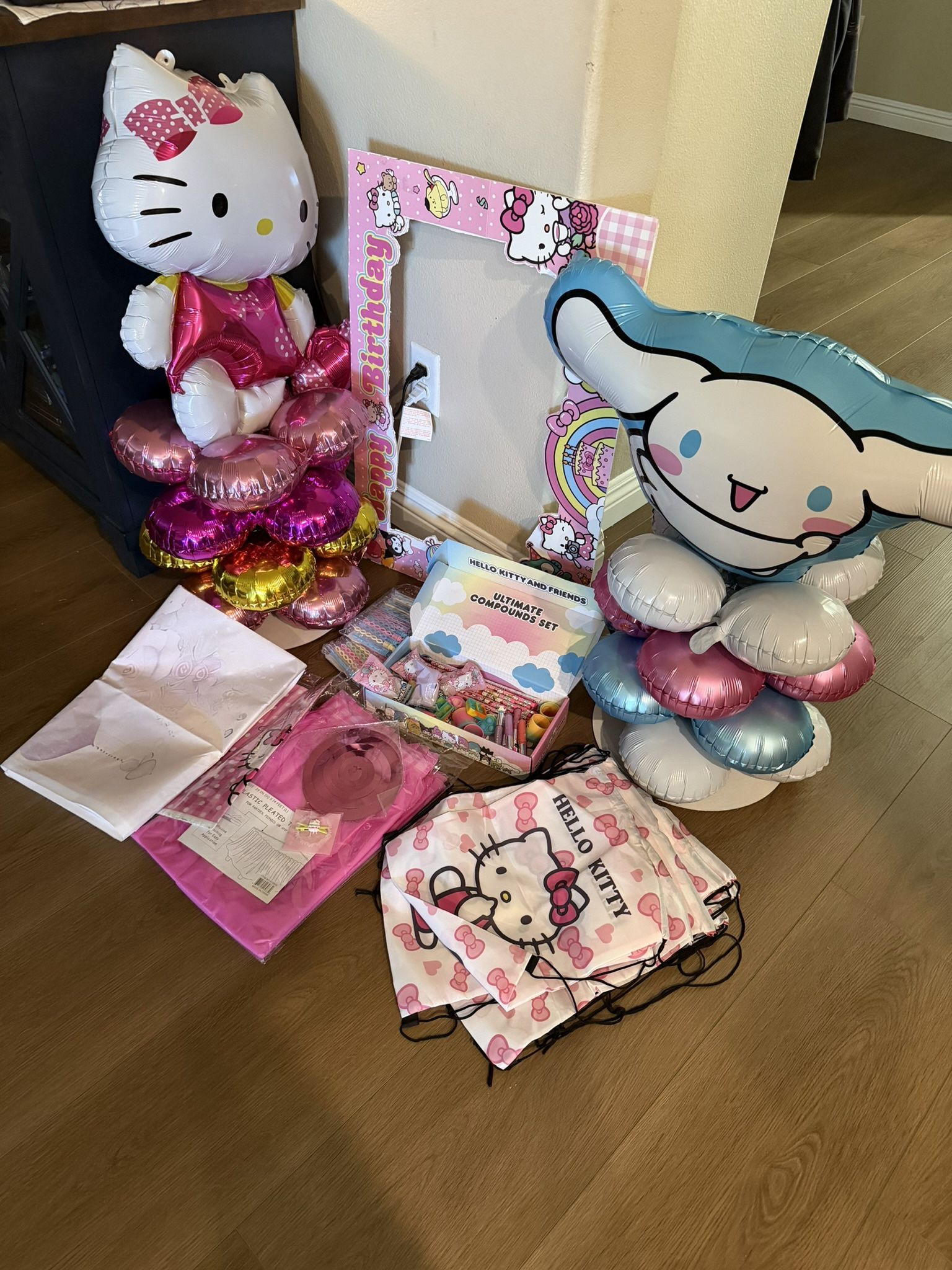 Hello kitty Party Supplies