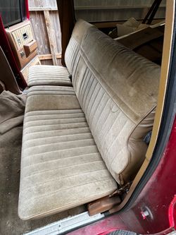 Middle seat / 1989 Chevy suburban