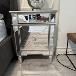 2 Mirrored Nightstands 