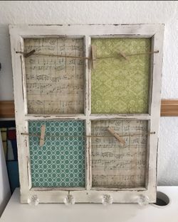 Decorative Wall Hanger 18.3in X 23in