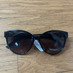 NWT Vince Camuto women sunglasses