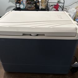 Coleman 40qt Thermoelectric Cooler & Heater