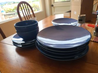 Blue dishes