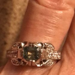 925 Sterling silver Green Lab Diamond a real Moissanite size 7