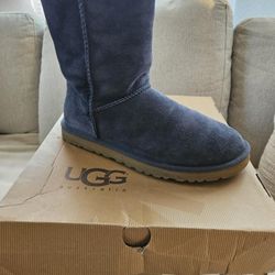 UGG BOOTS SIZE 9