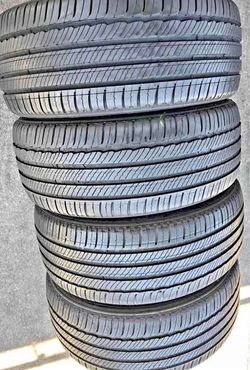 Set 235/60-18 Michelin con el 80% de vida