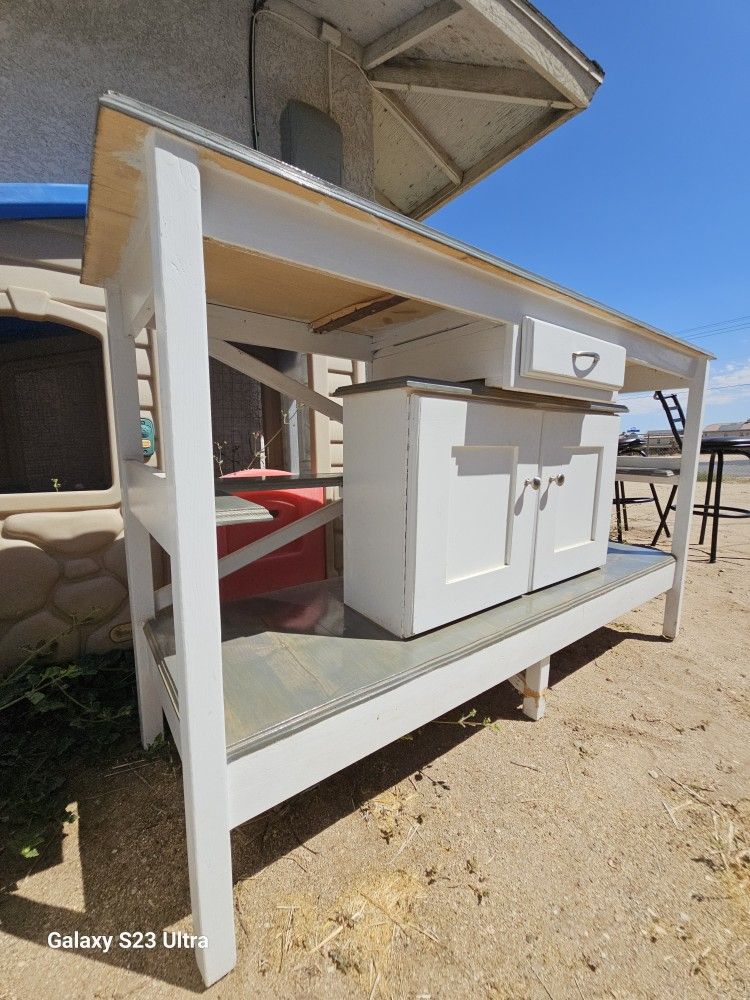 Kitchen Island / Butchers Table