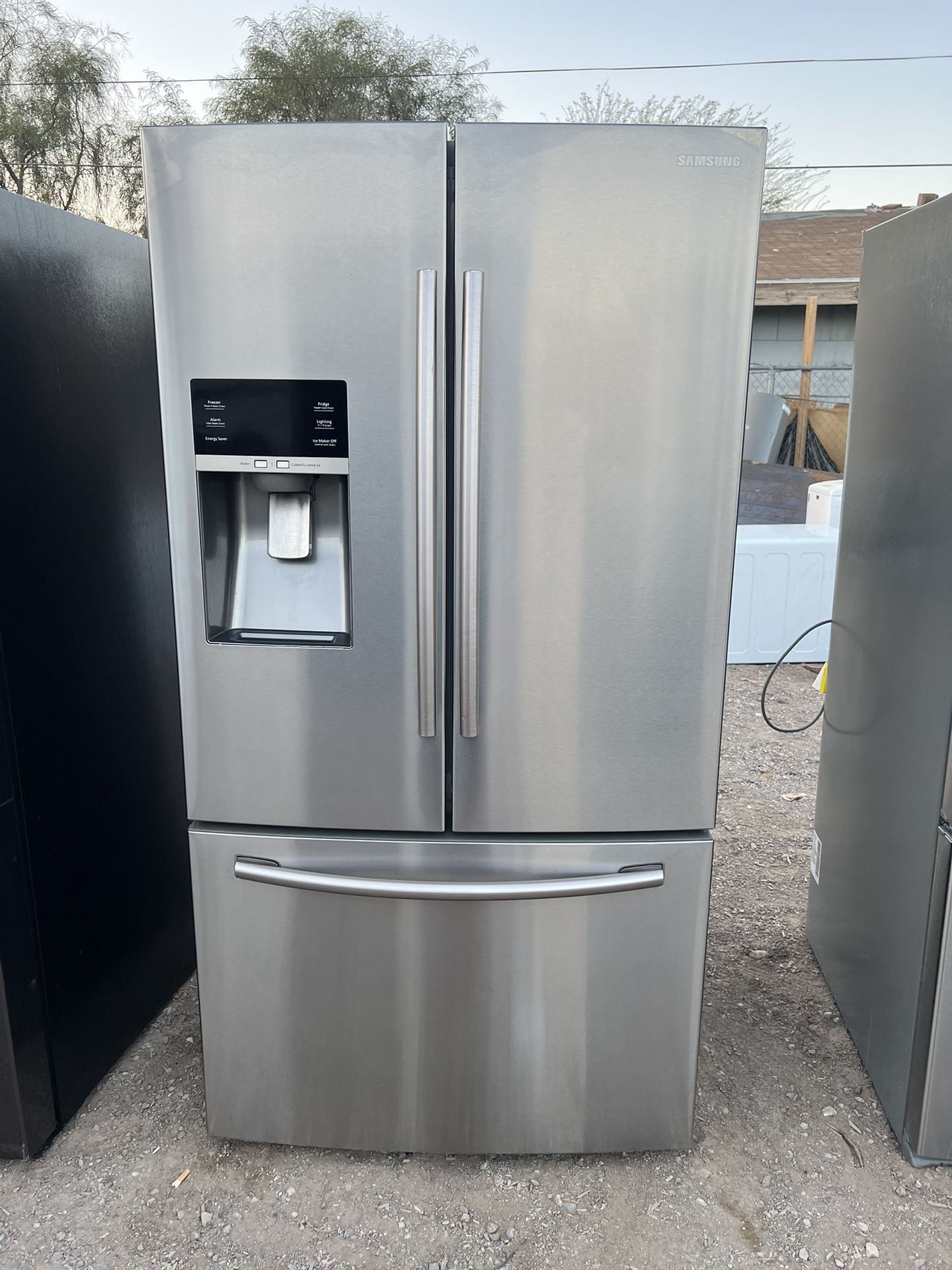 SAMSUNG REFRIGERATOR