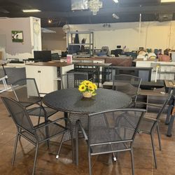  🔥Set of 7🔥Outdoor Wicker Circular Dining Table With Metal Stackable Lawn Chairs with Armrests & Breathable Metal Mesh  💰399$