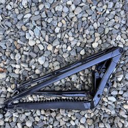 2022 Santa Cruz Hightower AL D Rear Triangle 