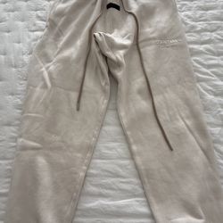 White Essentials Sweatpants Size L - FAST PICKUP