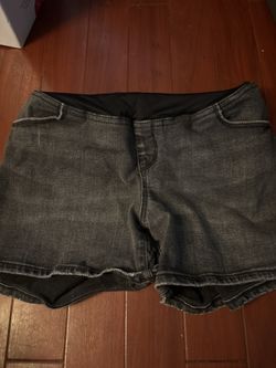 Isabel Maternity by Ingrid & Isabel Denim Shorts – Size 8