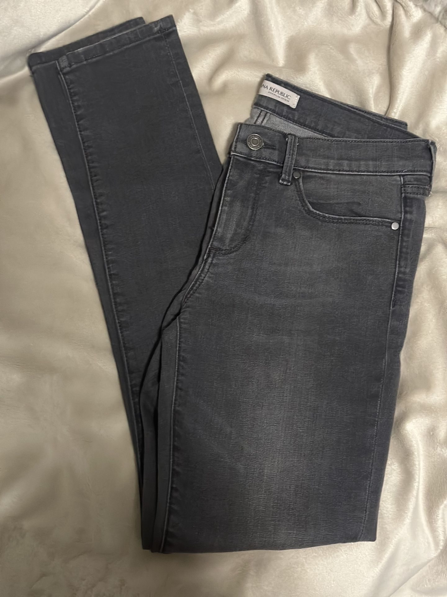 EUC- Banana Republic grey skinny jeans